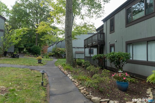 34 Harbour Village E, Branford, CT 06405