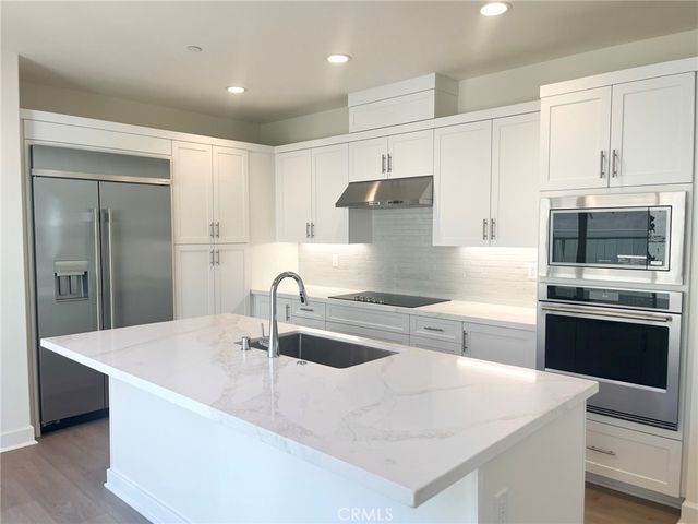 523 Tracy Place, Ventura, CA 93004