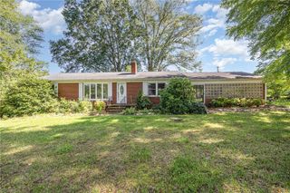 610 Frye Bridge Road, Clemmons, NC 27012