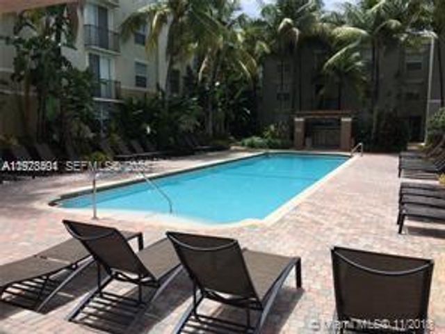 1919 Van Buren St 114A, Hollywood, FL 33020