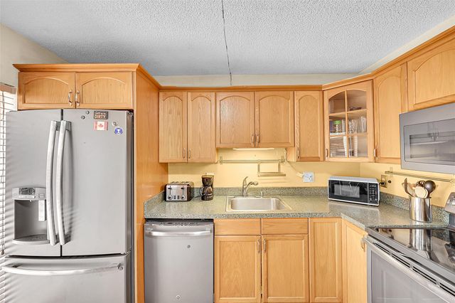 2916 SW 12th Street 2916, Deerfield Beach, FL 33713