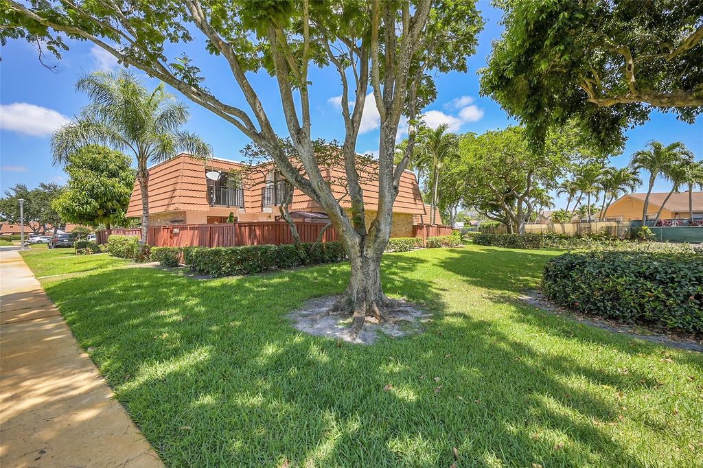 2916 SW 12th Street 2916, Deerfield Beach, FL 33713