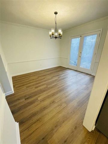 2 Chaumont NW Square, Atlanta, GA 30327