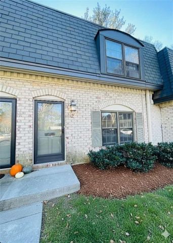 2 Chaumont NW Square, Atlanta, GA 30327