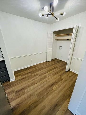 2 Chaumont NW Square, Atlanta, GA 30327