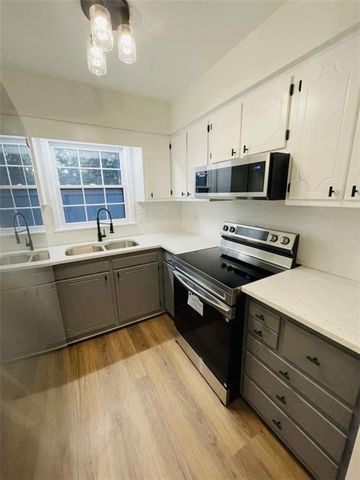 2 Chaumont NW Square, Atlanta, GA 30327