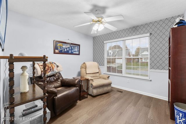 3906 Stone Hollow Dr, Louisville, KY 40299