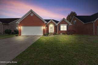 3906 Stone Hollow Dr, Louisville, KY 40299