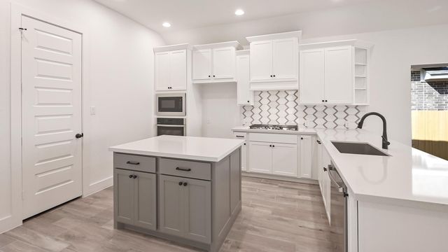 120 King Haakon Bay DR, Kyle, TX 78640