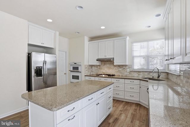 46733 HOLLOW MOUNTAIN PL, Sterling, VA 20164