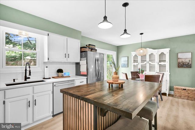 3183 THORNAPPLE DR, Lancaster, PA 17601