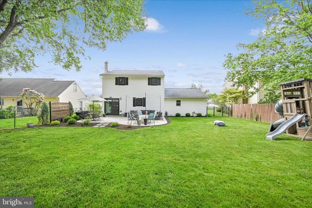 3183 THORNAPPLE DR, Lancaster, PA 17601
