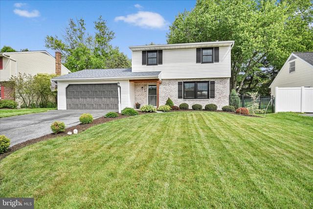 3183 THORNAPPLE DR, Lancaster, PA 17601