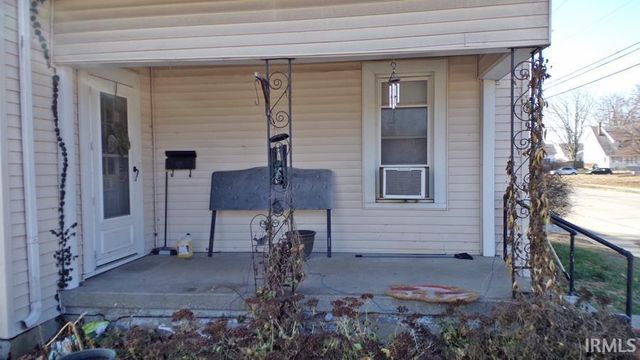 208 S 10th Street, Vincennes, IN 47591