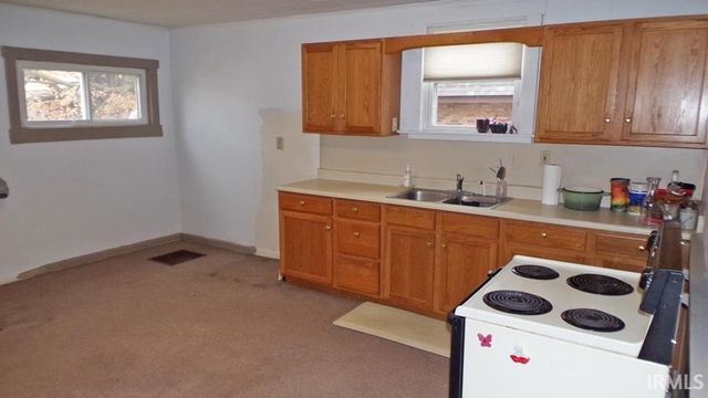 208 S 10th Street, Vincennes, IN 47591