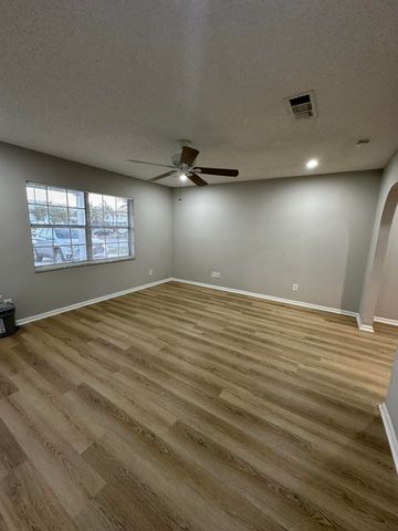 965 SE Caravan Avenue, Port St. Lucie, Port St Lucie, FL 34983