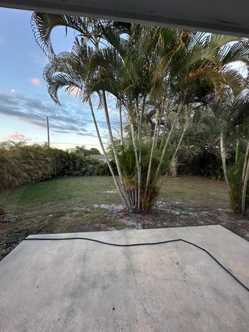 965 SE Caravan Avenue, Port St. Lucie, Port St Lucie, FL 34983