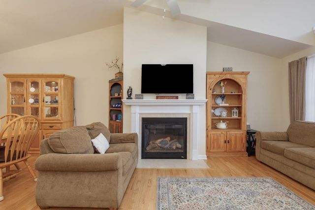 2A Taunton Lane, Hudson, NH 03051