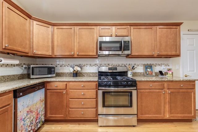 2A Taunton Lane, Hudson, NH 03051