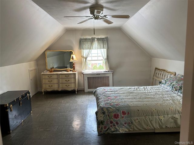 655 2nd Place S, Garden City, NY 11530