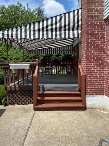 655 2nd Place S, Garden City, NY 11530