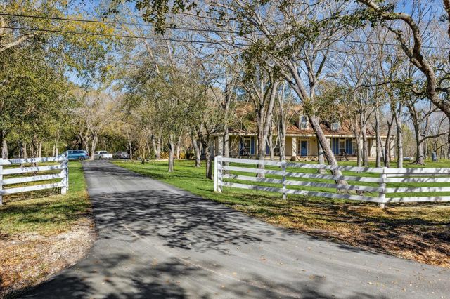 9506 Uzzell Road, Manvel, TX 77578