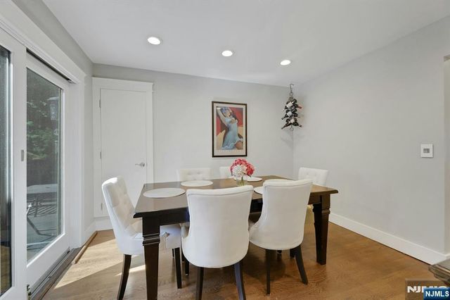 962 Pines Terrace, Franklin Lakes, NJ 07417