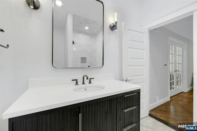 962 Pines Terrace, Franklin Lakes, NJ 07417