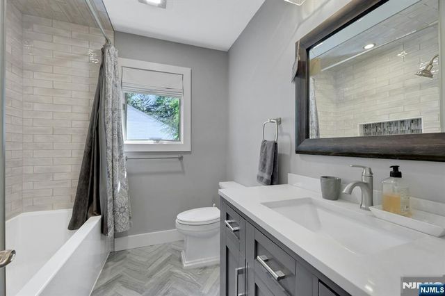 962 Pines Terrace, Franklin Lakes, NJ 07417