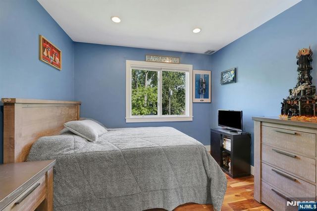 962 Pines Terrace, Franklin Lakes, NJ 07417