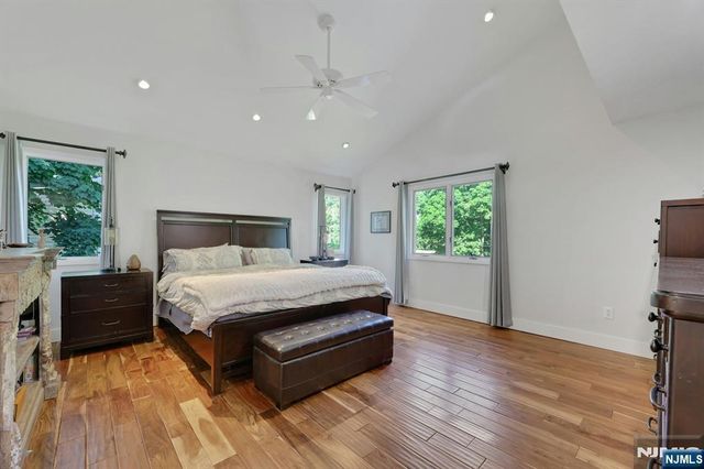 962 Pines Terrace, Franklin Lakes, NJ 07417