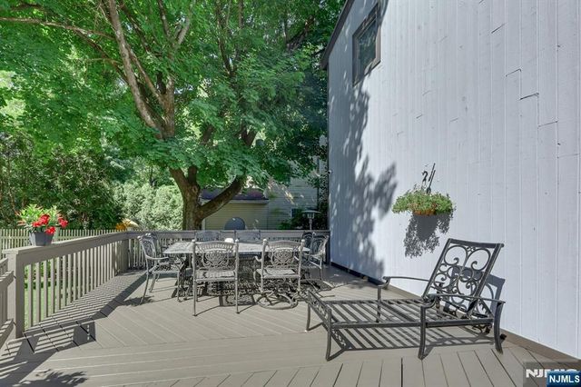 962 Pines Terrace, Franklin Lakes, NJ 07417