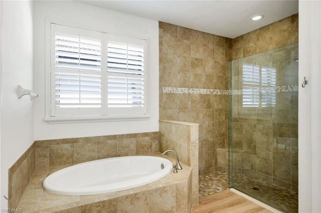 16357 Aberdeen WAY, Naples, FL 34110