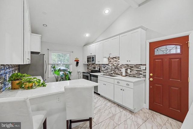 4703 TARA DR, Fairfax, VA 22032