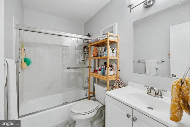 4703 TARA DR, Fairfax, VA 22032
