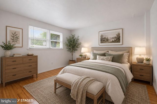 4703 TARA DR, Fairfax, VA 22032