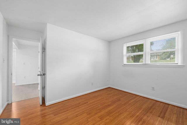 4703 TARA DR, Fairfax, VA 22032
