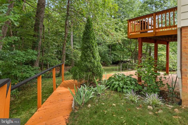 4703 TARA DR, Fairfax, VA 22032