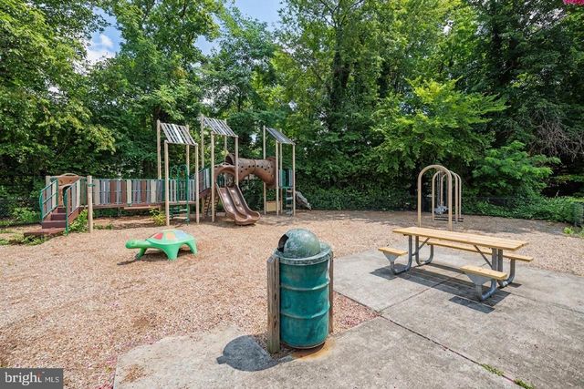 4703 TARA DR, Fairfax, VA 22032