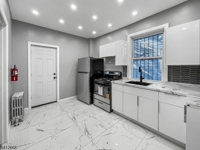 39 Brookdale Ave, Newark City, NJ 07106