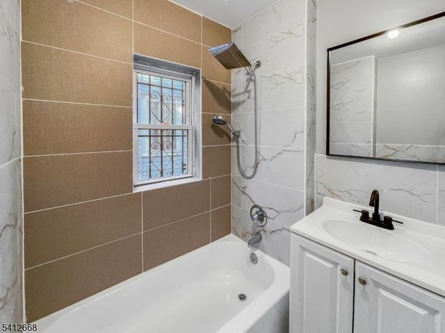 39 Brookdale Ave, Newark City, NJ 07106