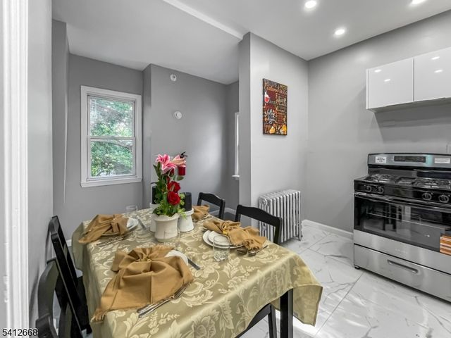 39 Brookdale Ave, Newark City, NJ 07106