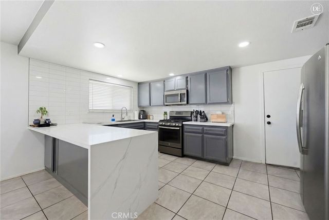 12348 Omak Road, Apple Valley, CA 92308