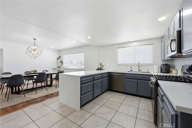 12348 Omak Road, Apple Valley, CA 92308