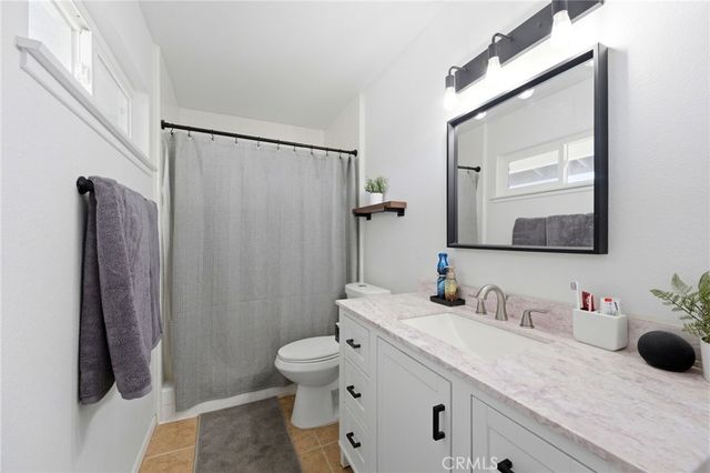 12348 Omak Road, Apple Valley, CA 92308