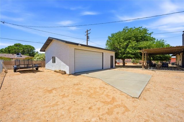 12348 Omak Road, Apple Valley, CA 92308