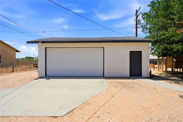 12348 Omak Road, Apple Valley, CA 92308