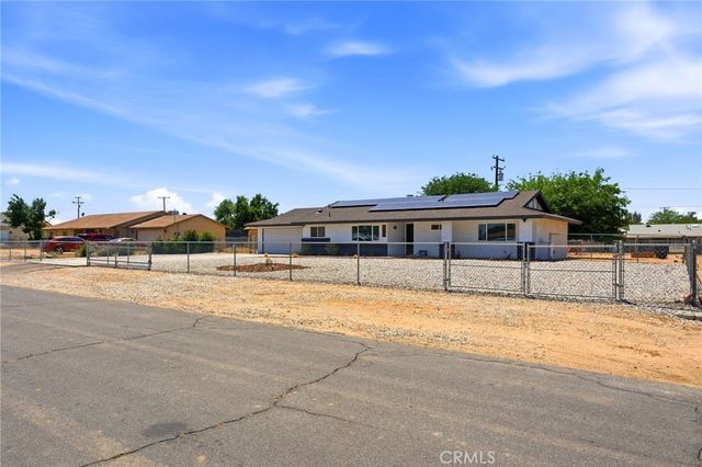 12348 Omak Road, Apple Valley, CA 92308