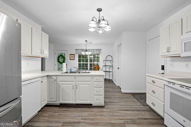 205 Foxdale Court, Lagrange, GA 30240