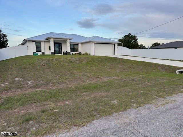3323 Clearview CIR, Labelle, FL 33935